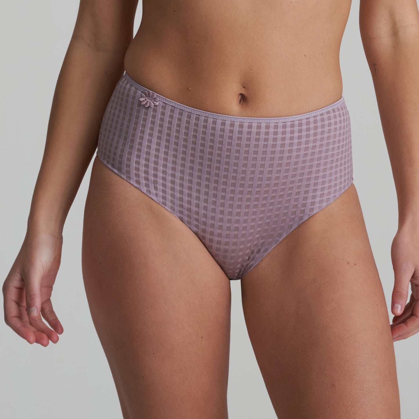 AVERO Taillenslip (Soft Sand)