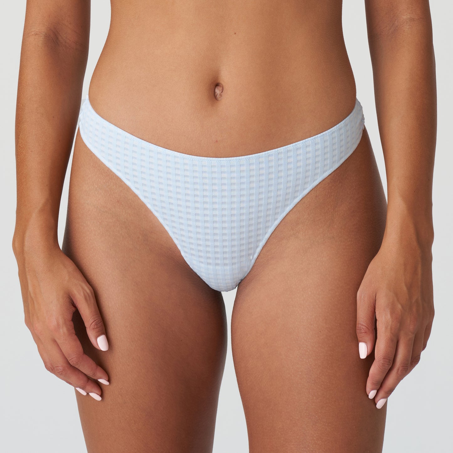AVERO String (Tiny Vichy)