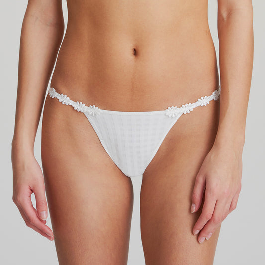AVERO String (Weiss)