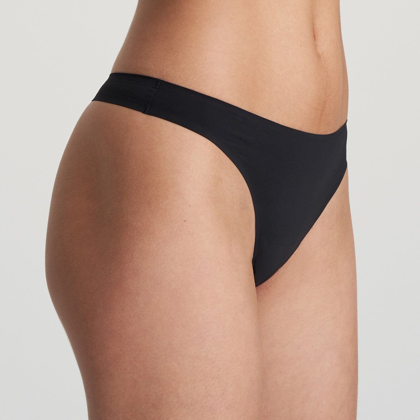 COLOR STUDIO String (Schwarz)