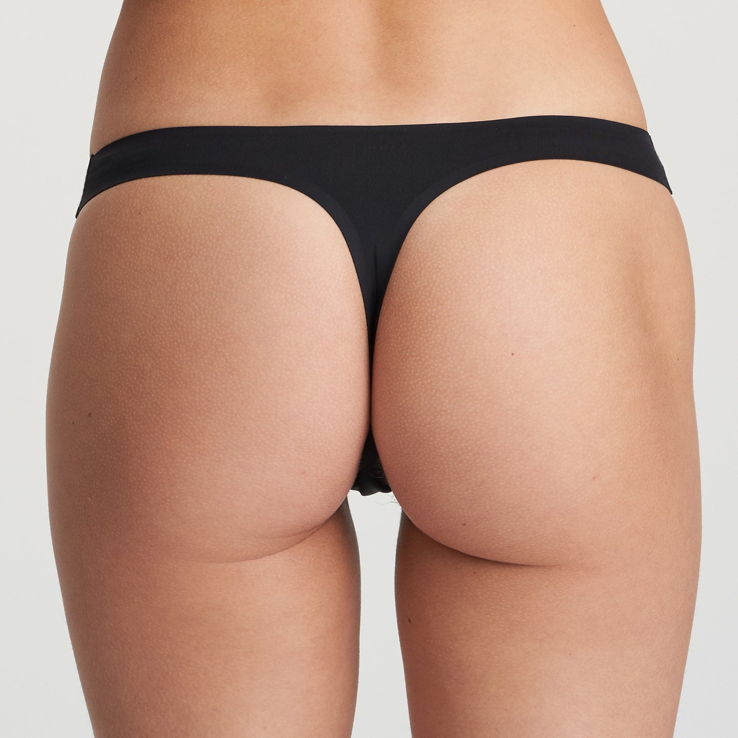 COLOR STUDIO String (Schwarz)