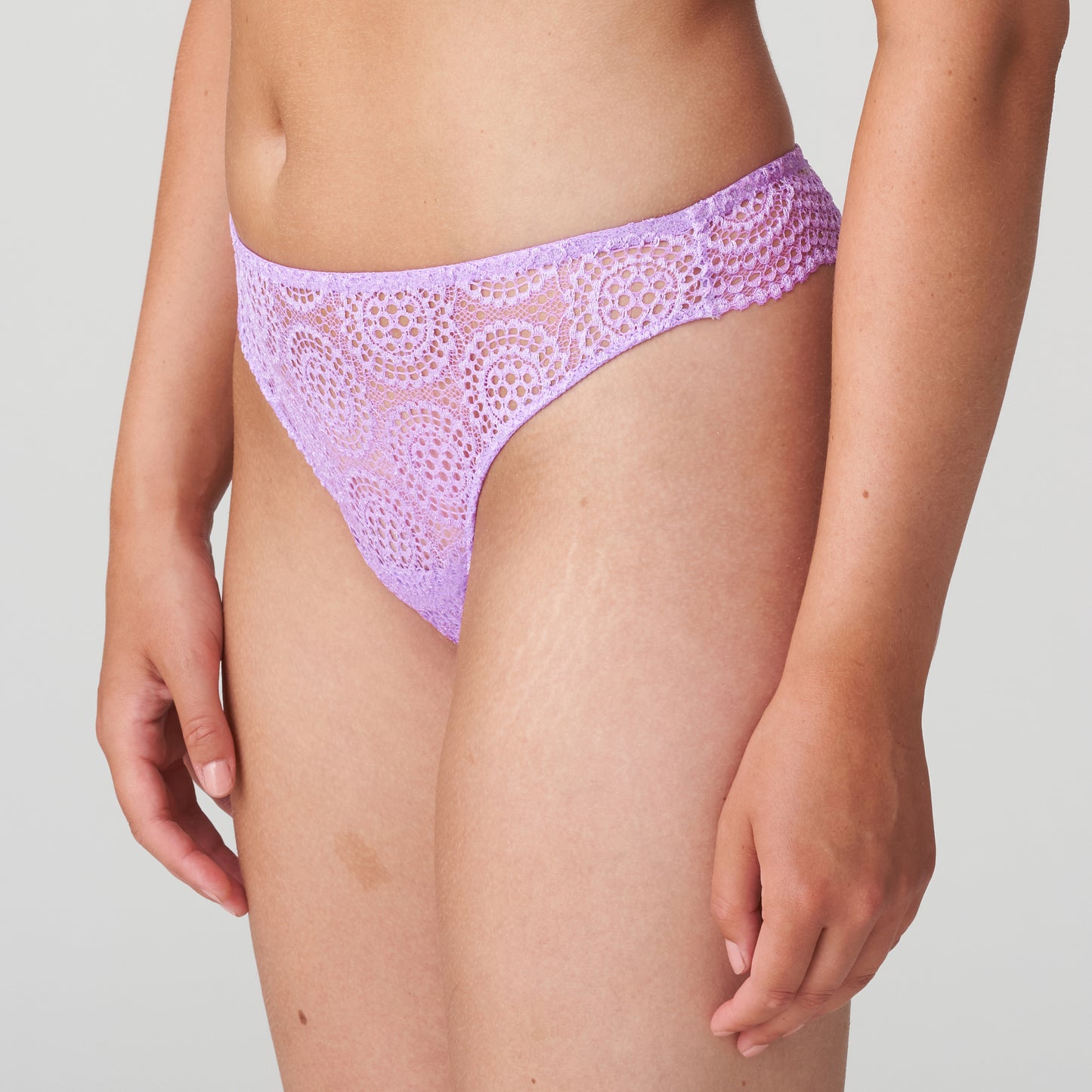 PETIT PARIS String (Lavender Cream)