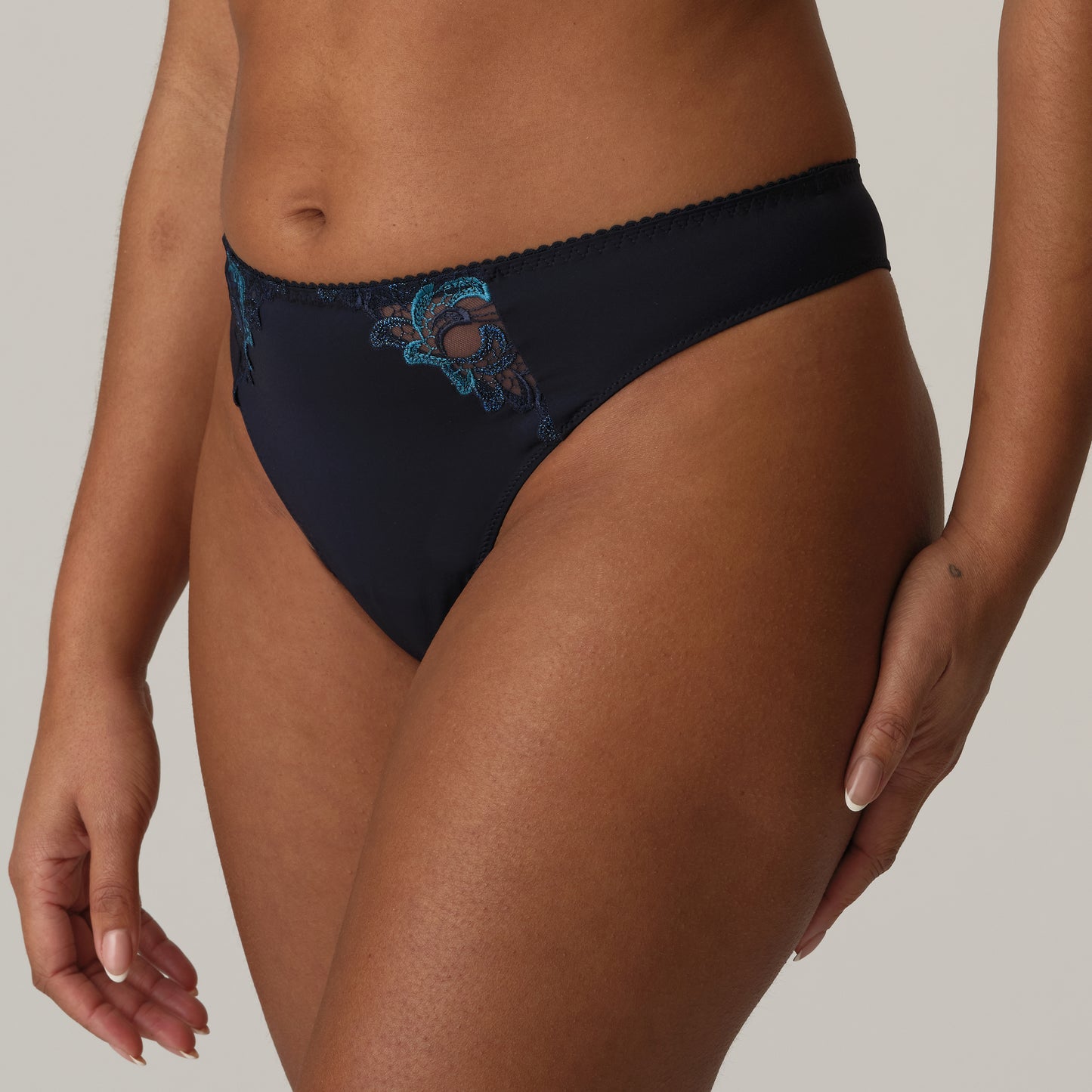 DEAUVILLE String (Velvet Blue)