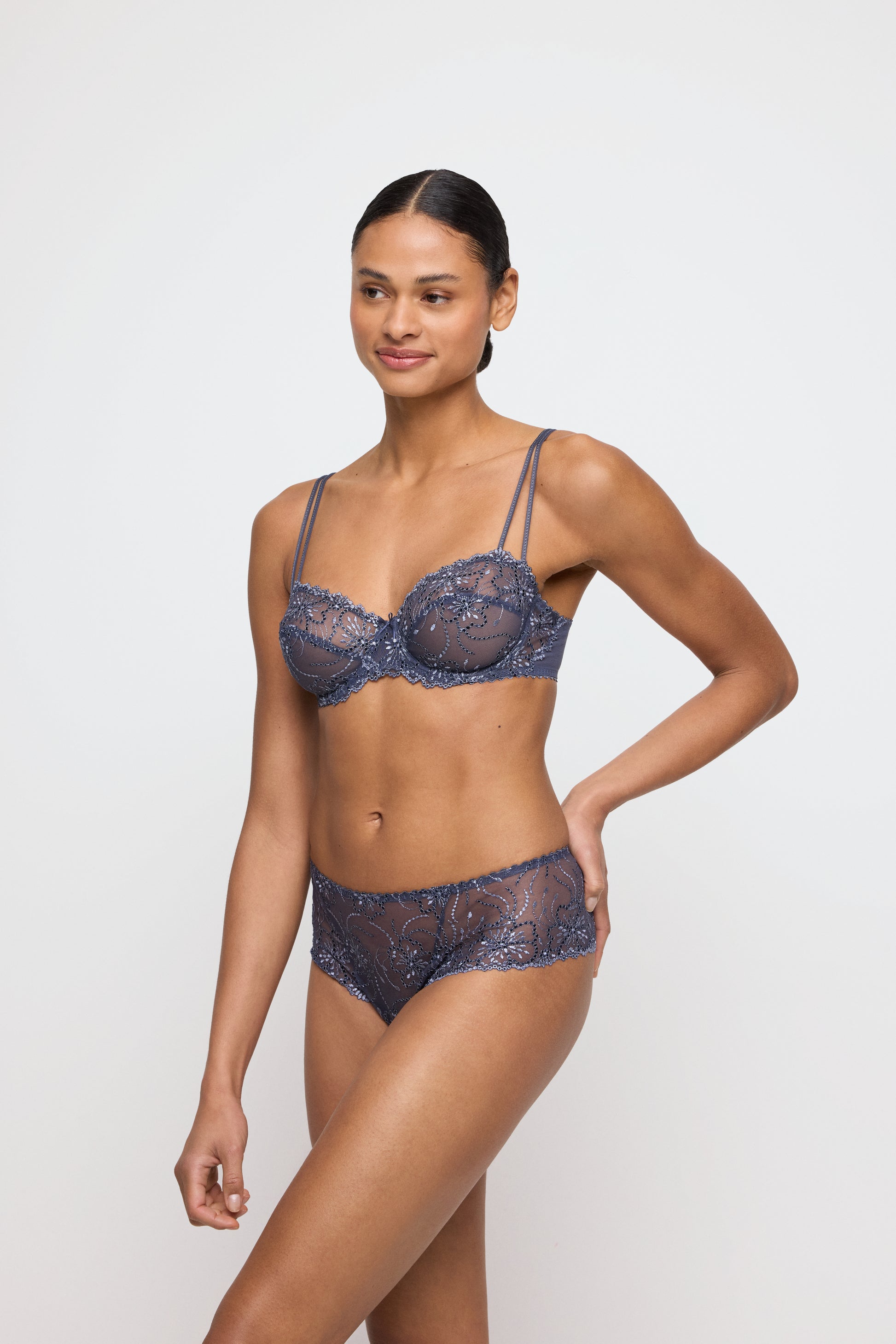JANE Luxus String (Blue Shadow) 36