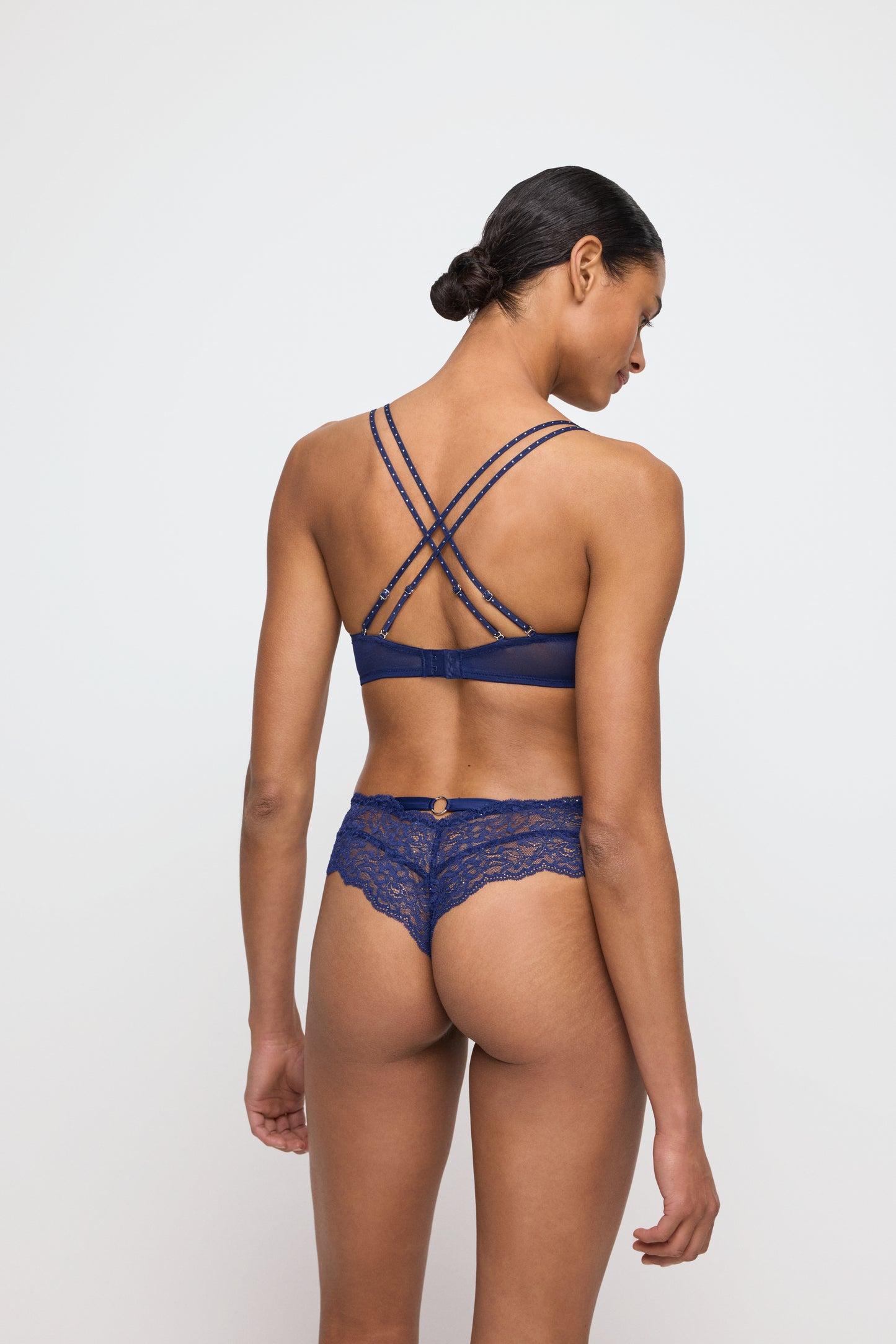 MUSEA String (Saphir Blau) 36
