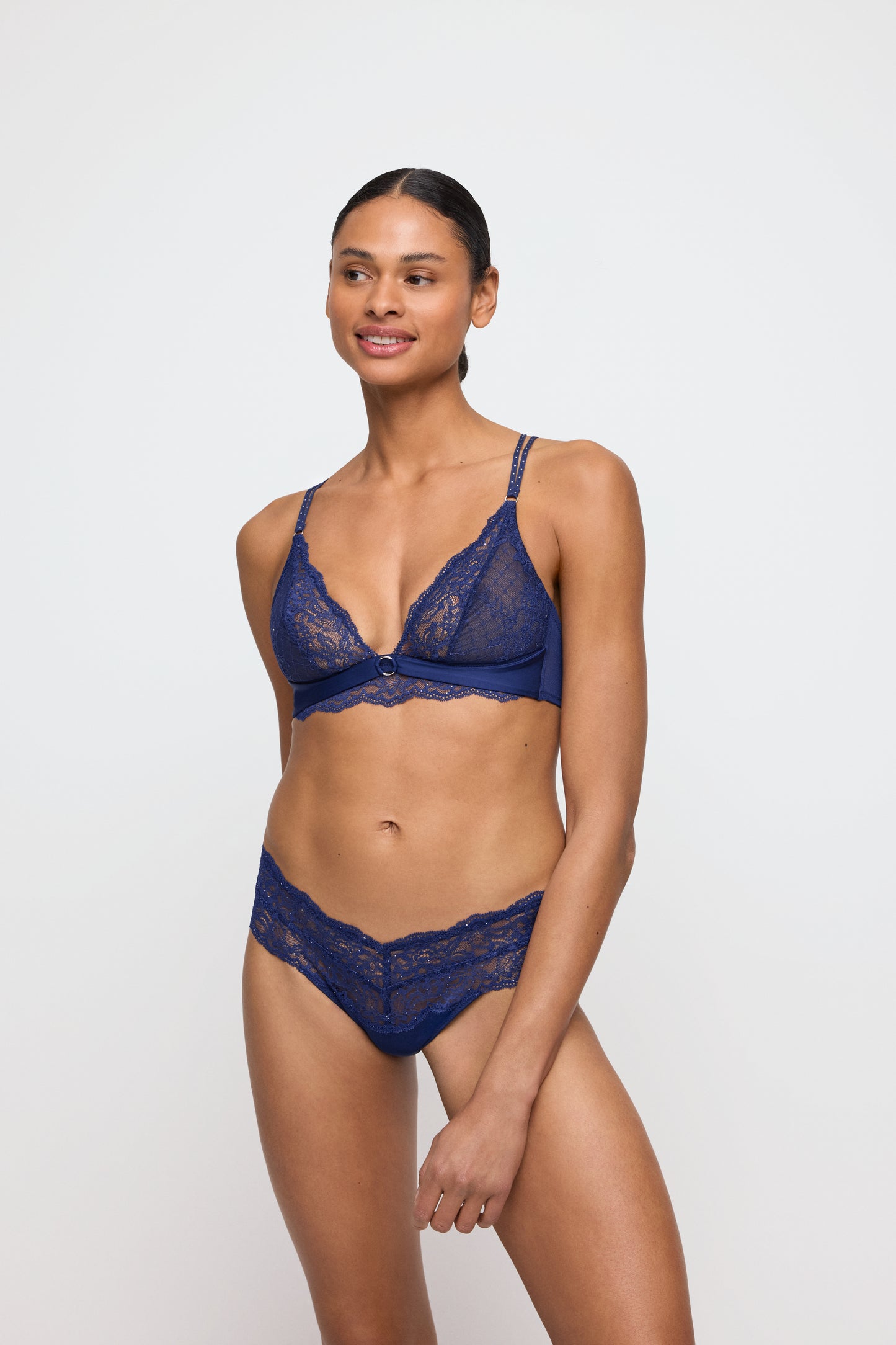MUSEA String (Saphir Blau) 36