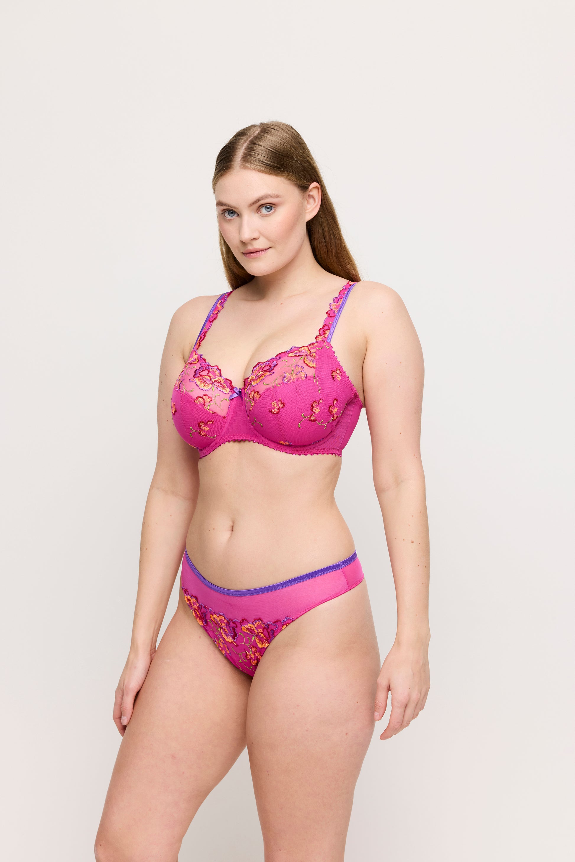 DEVDAHA String (Very Berry) 38