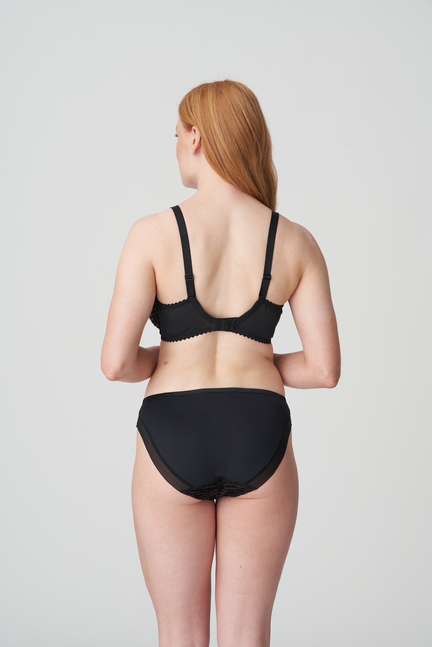 CHEYNEY Vollschalen BH (Sultry Black)
