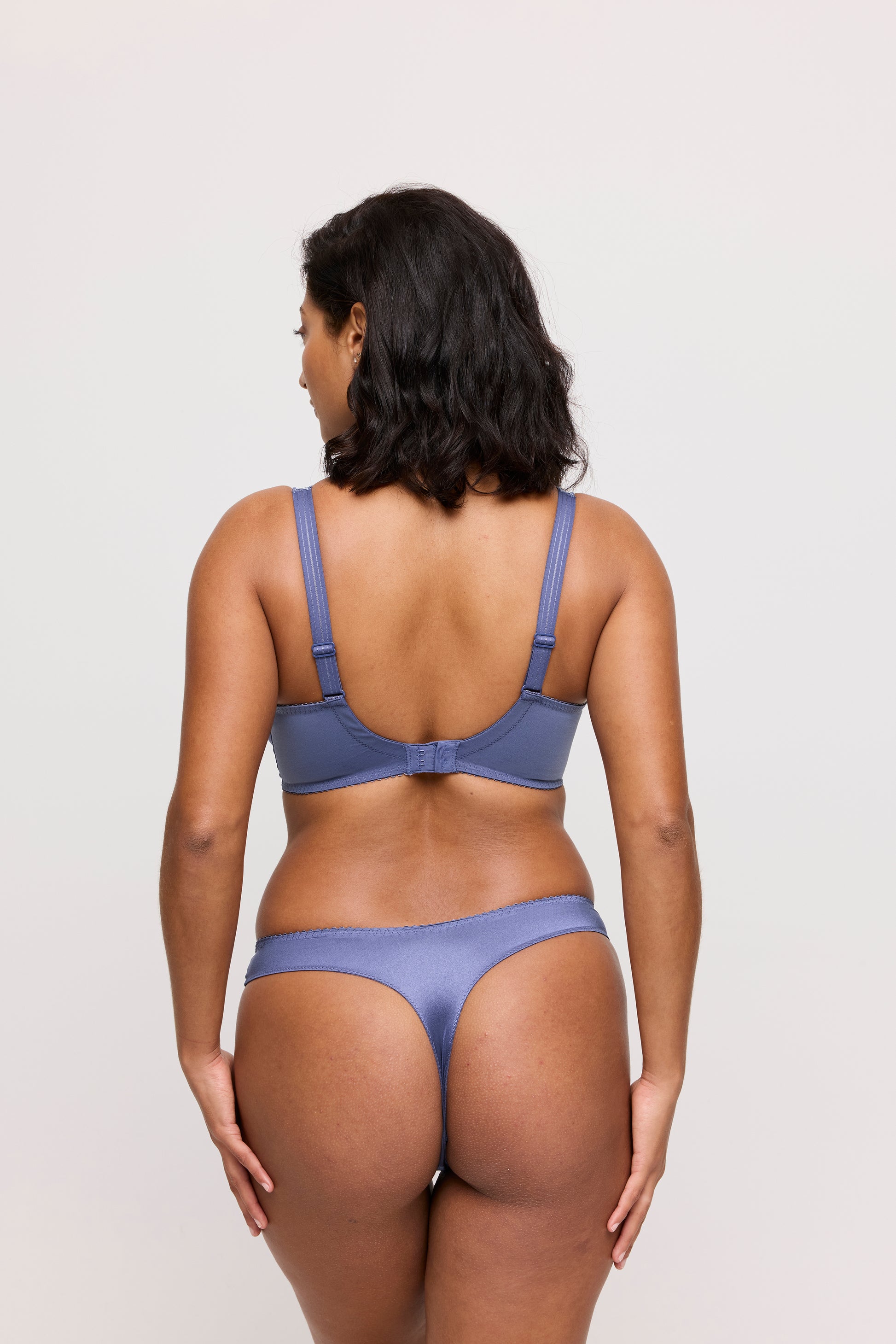 MONTERREY String (Nightshadow Blue) 38