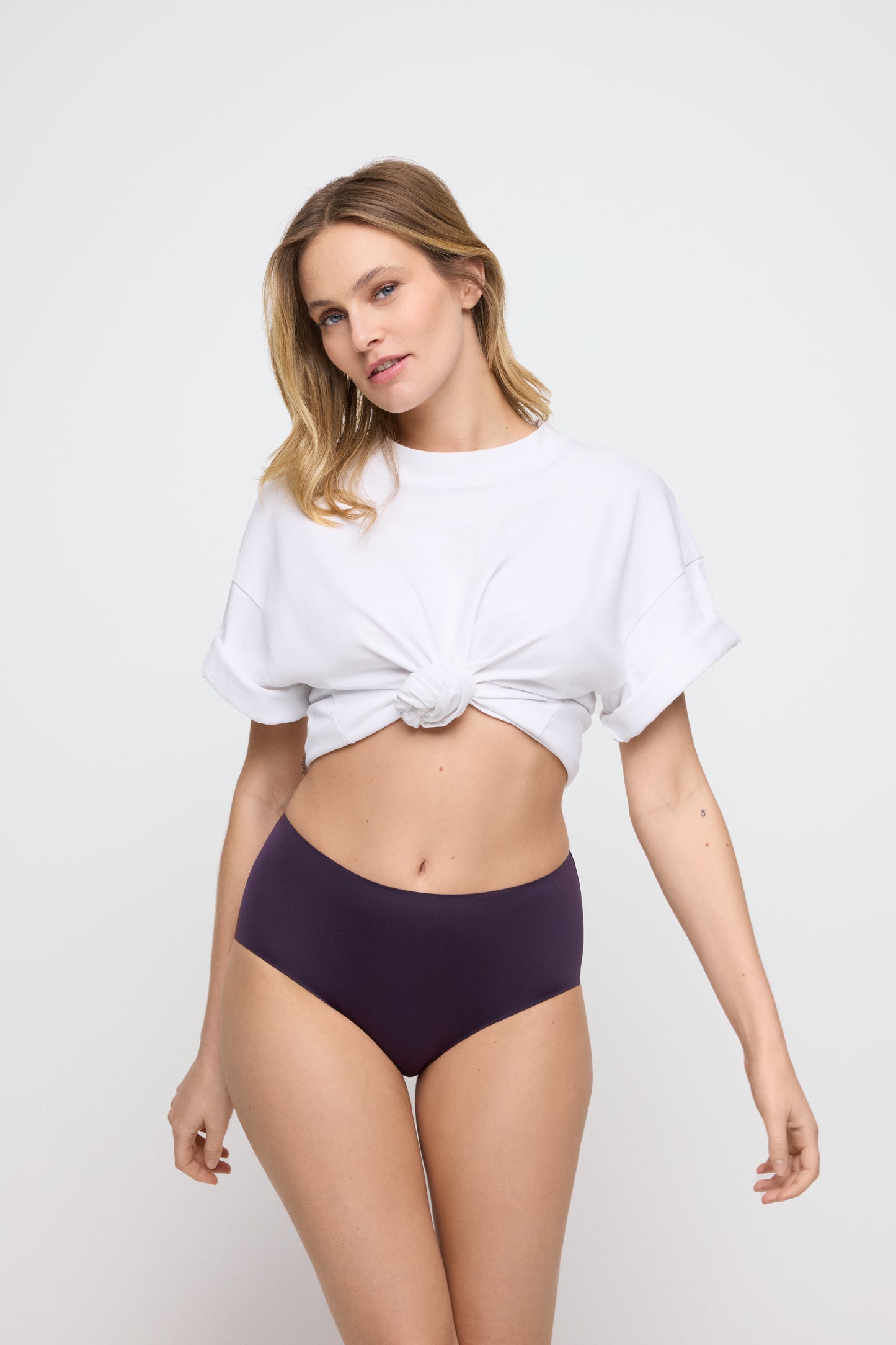 COLOR STUDIO Taillenslip (Amethyst) 40