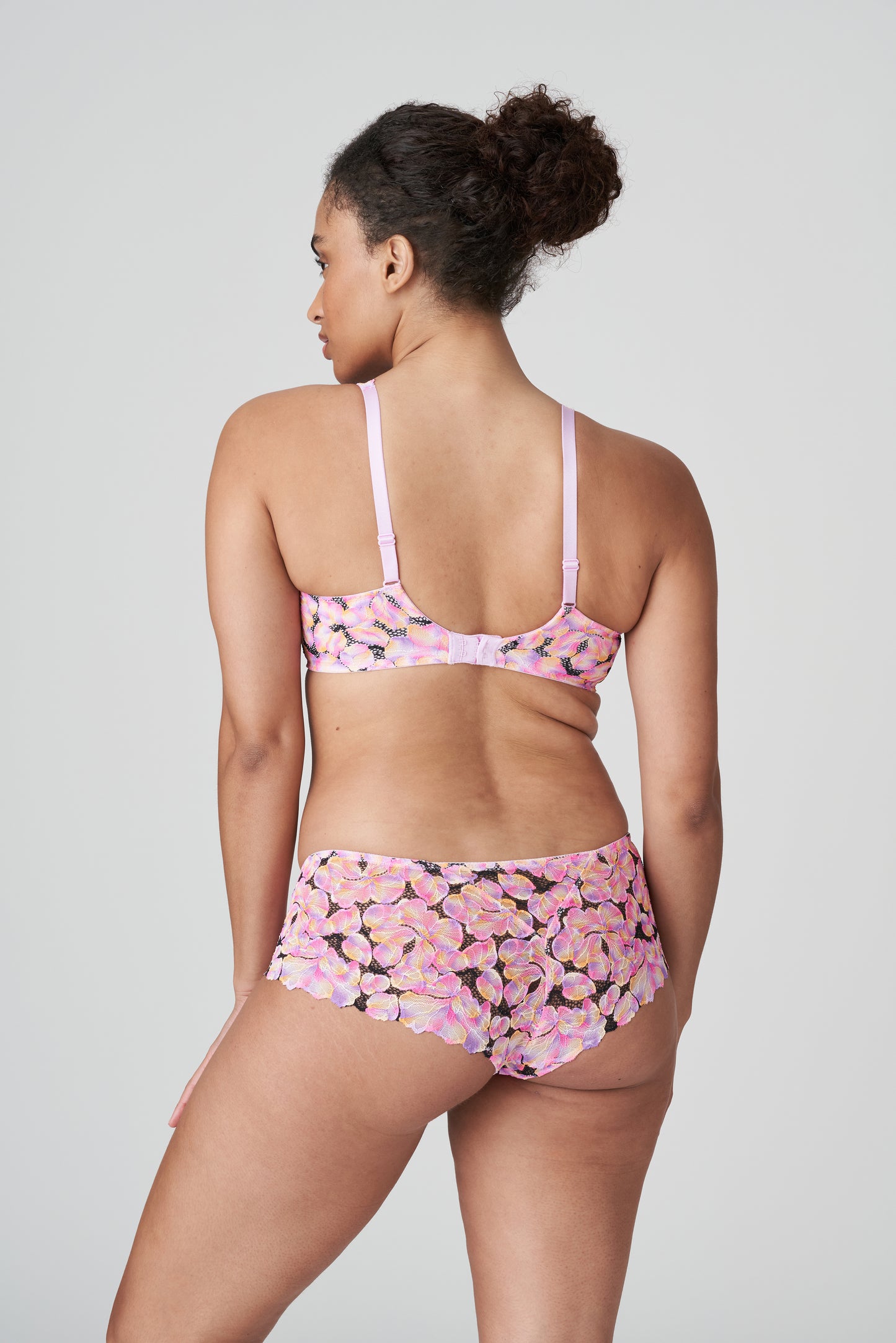 VIA ALEGRE Short (Peony Pink)