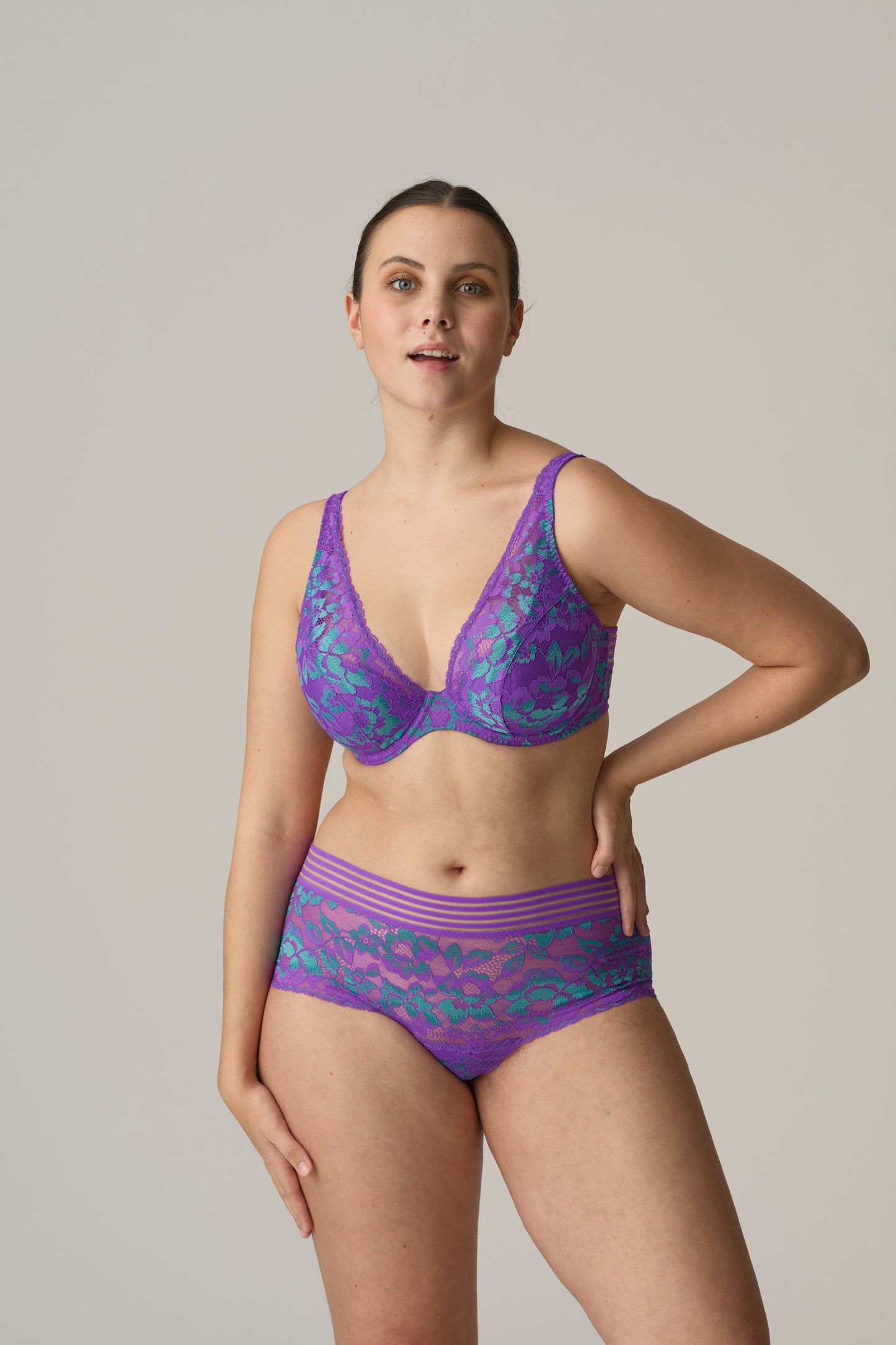 VERAO Short-Hotpants (Italian Acai)