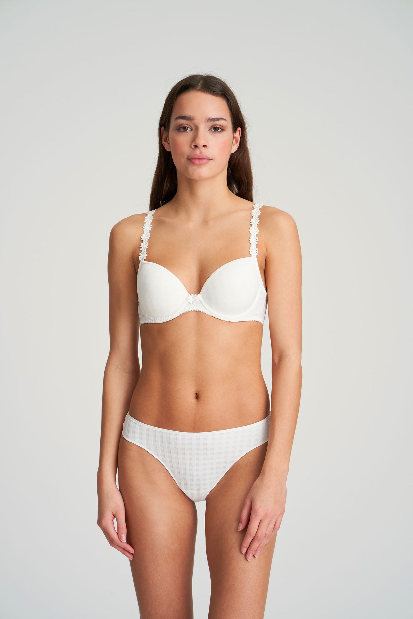 AVERO String (Natur)