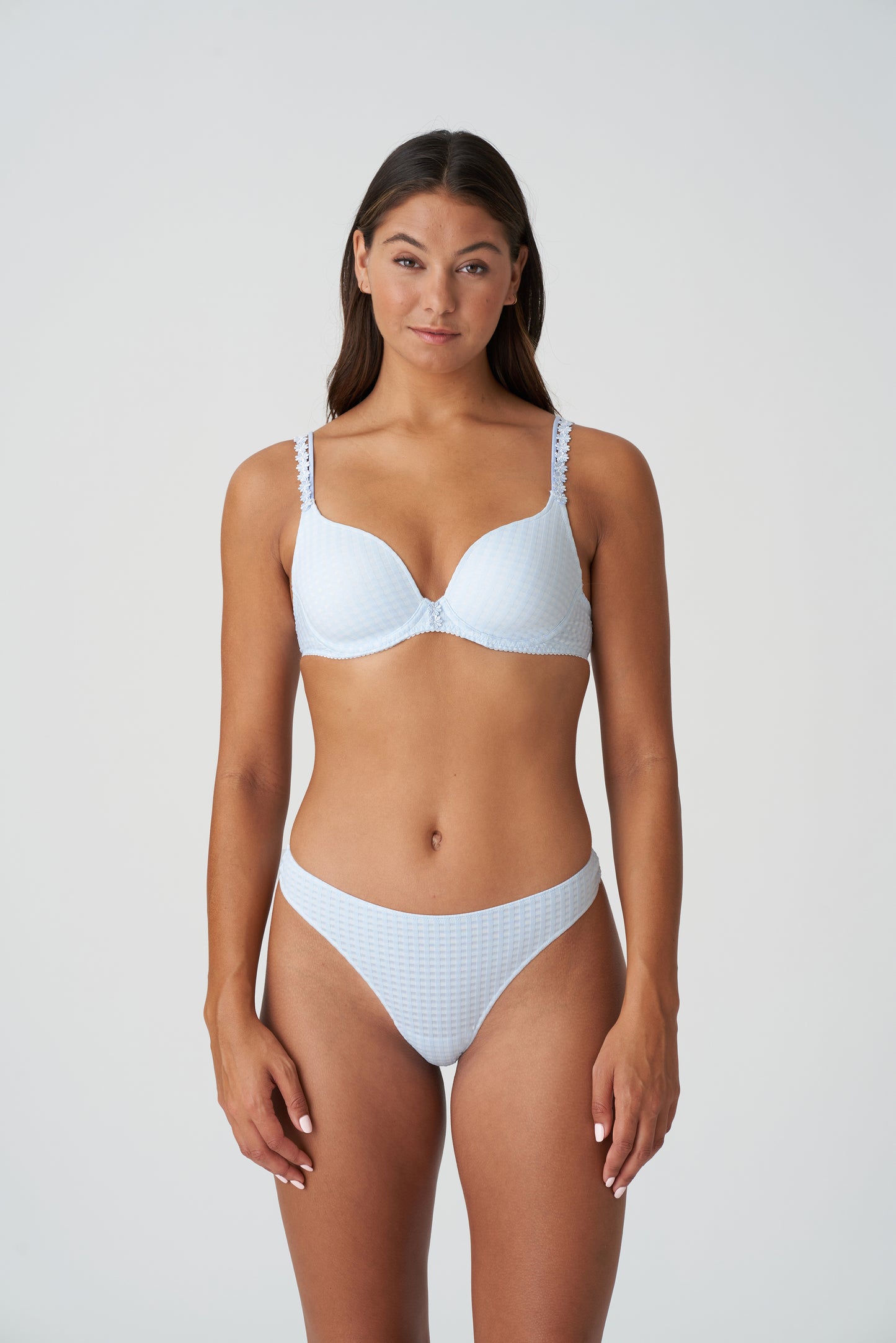 AVERO String (Tiny Vichy)