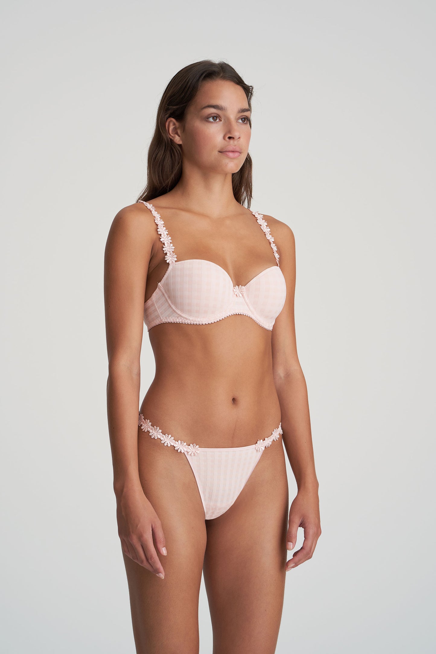 AVERO String (Pearly Pink)