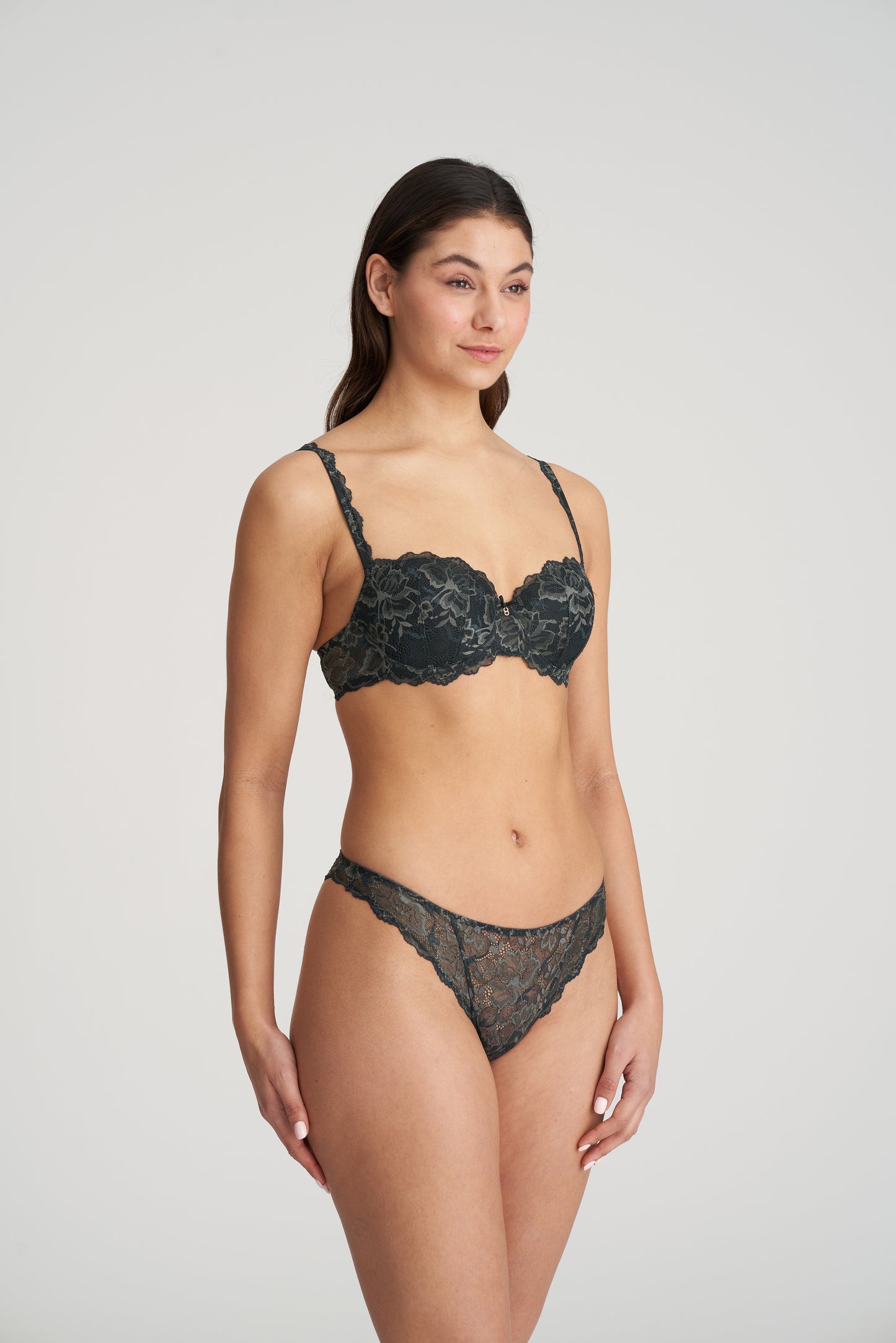 MANYLA String (Night Grey)