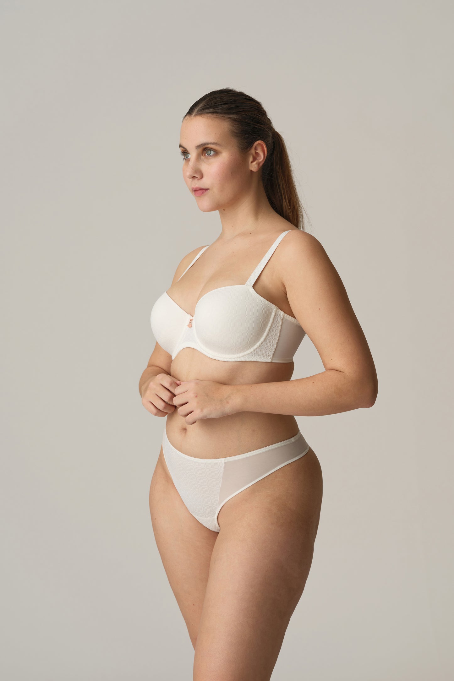 YELAPA String (Natur)