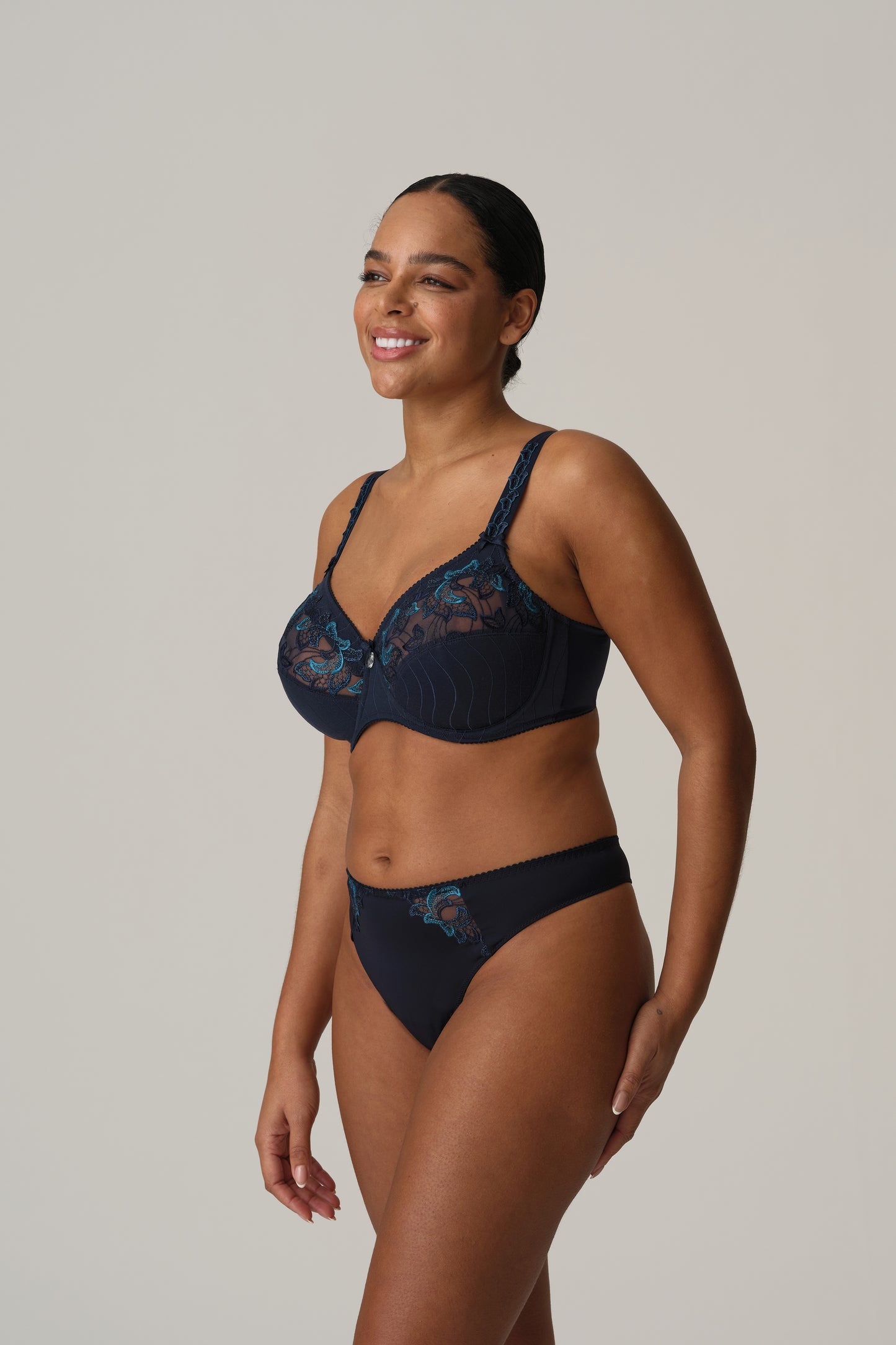 DEAUVILLE String (Velvet Blue)