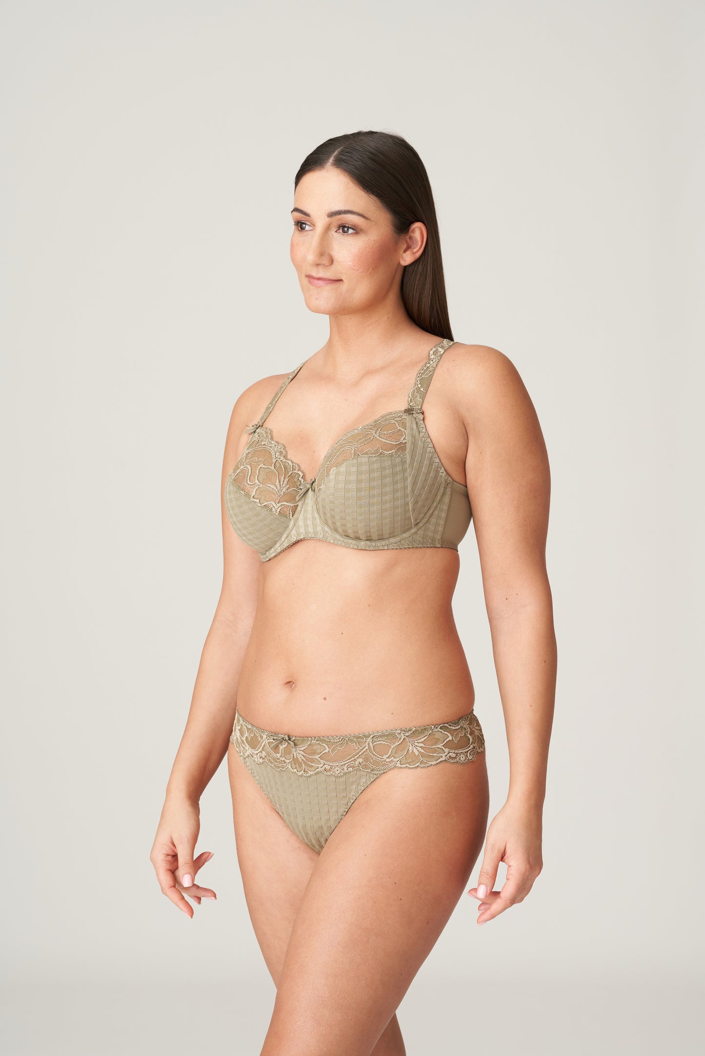 MADISON String (Golden Olive)