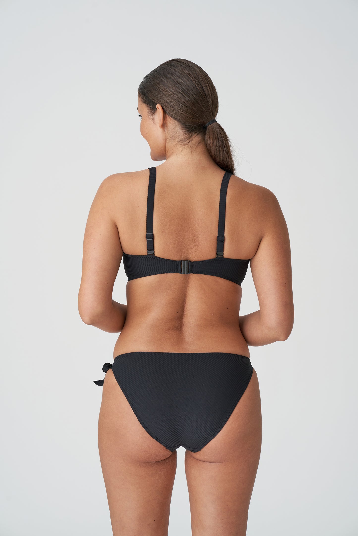 SAHARA Bikini Hüftslip mit Schnüren (Schwarz)