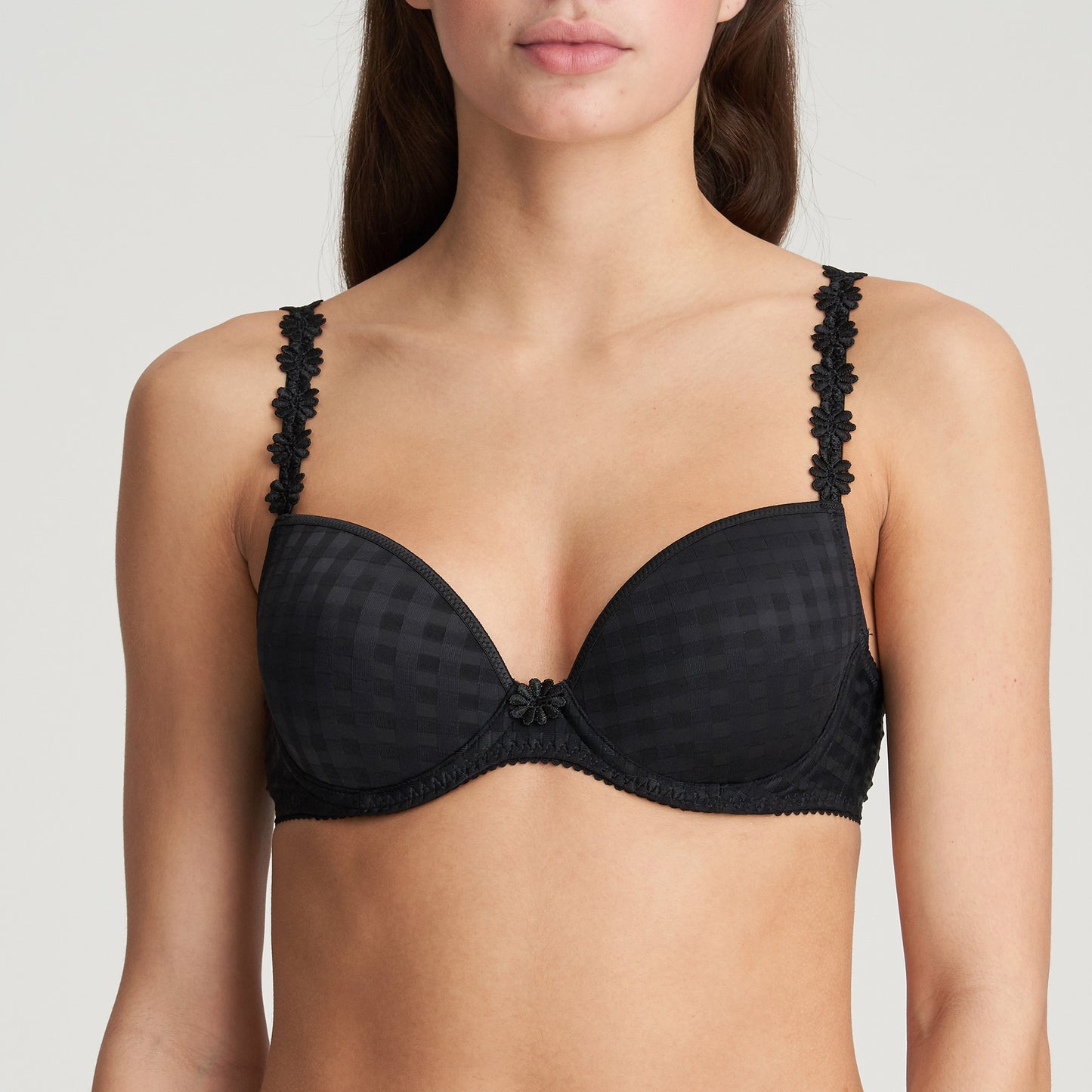 AVERO Tiefdekolletierter BH (Black) Schwarz
