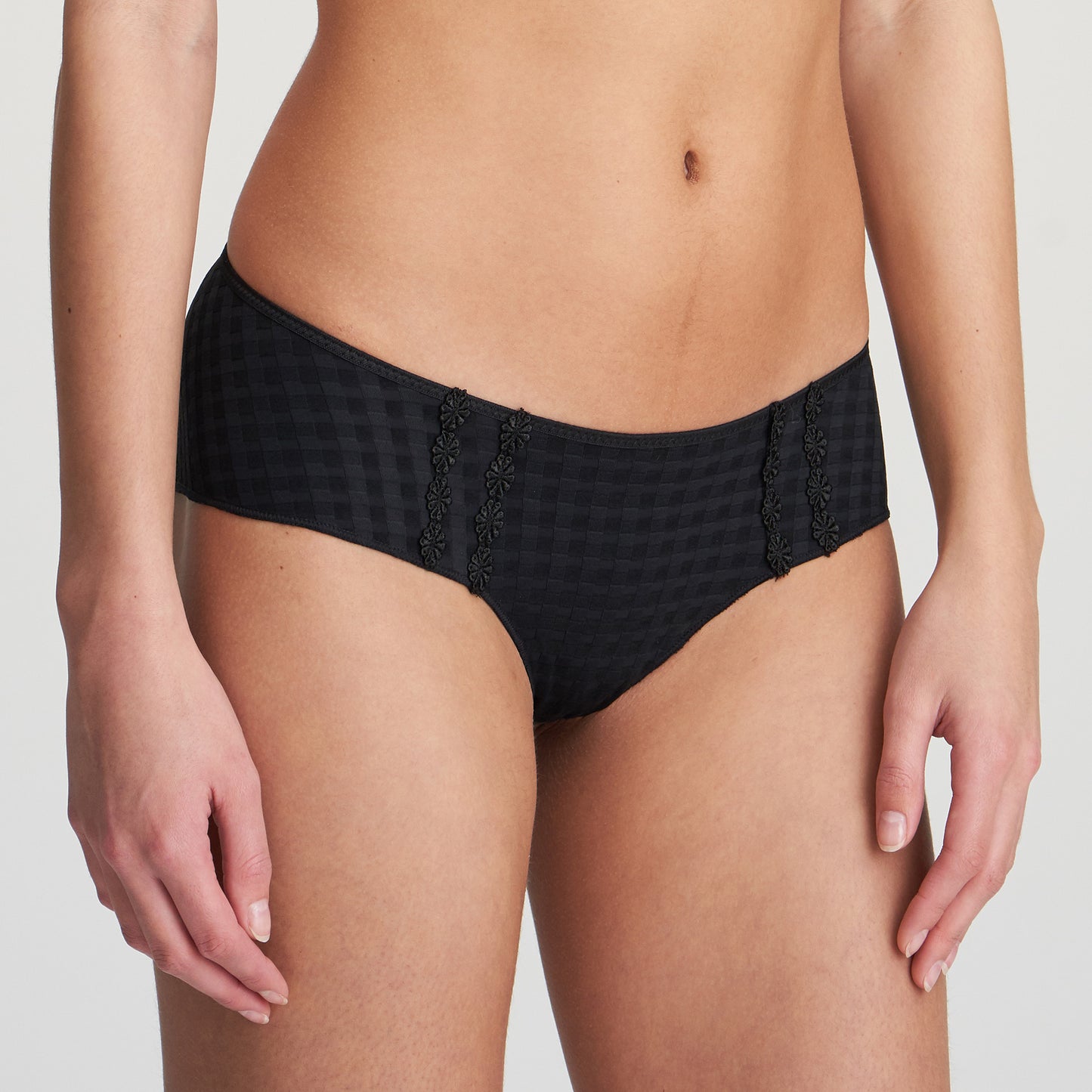 AVERO Hotpants (Black) Schwarz