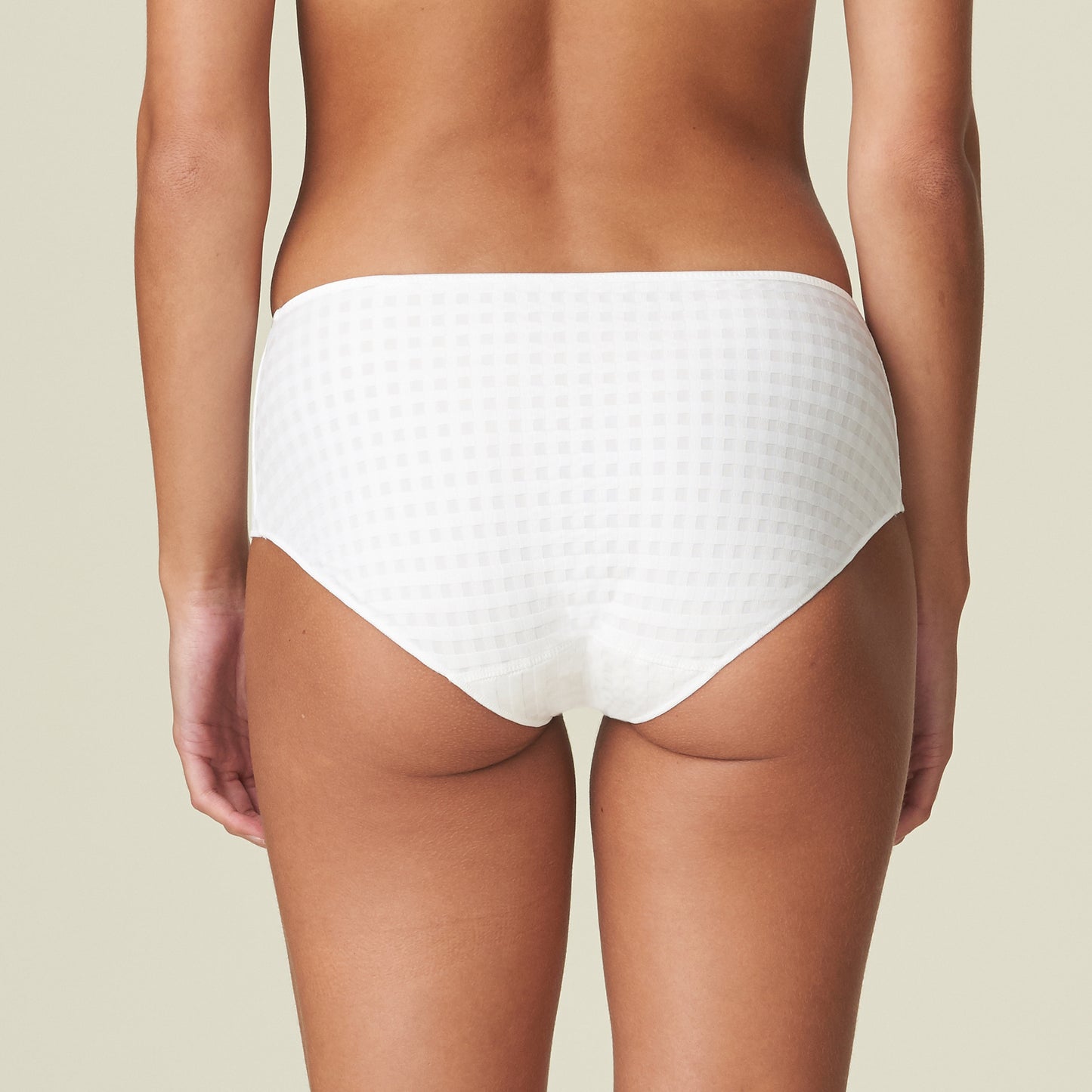 AVERO Shorts (White) Weiß