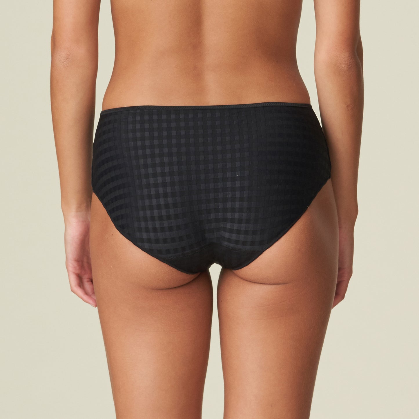 AVERO Shorts (Black) Schwarz